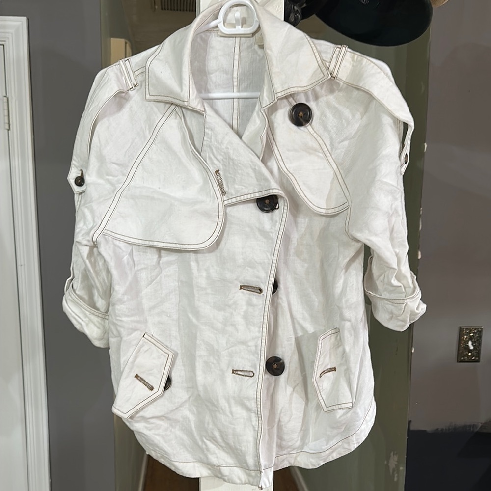 Chicos Cropped White Linen Trench